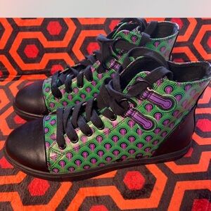 Strange Cvlt Room 237 design from the‎ Shining high tops. Size 8 ❤️